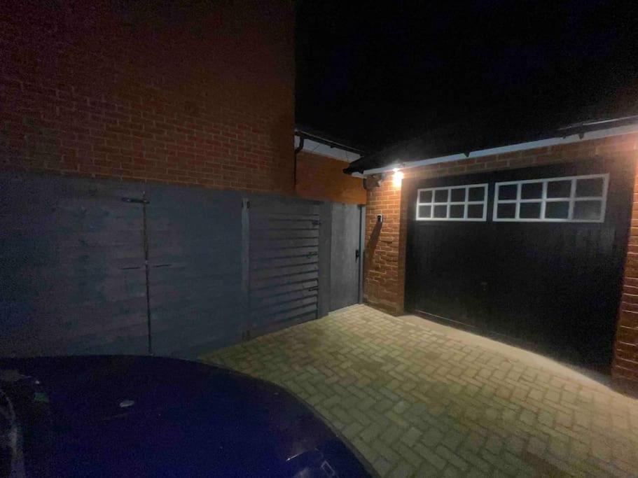Modern Stylish Studio Flat Near Leigh On Sea. Hadleigh  Esterno foto