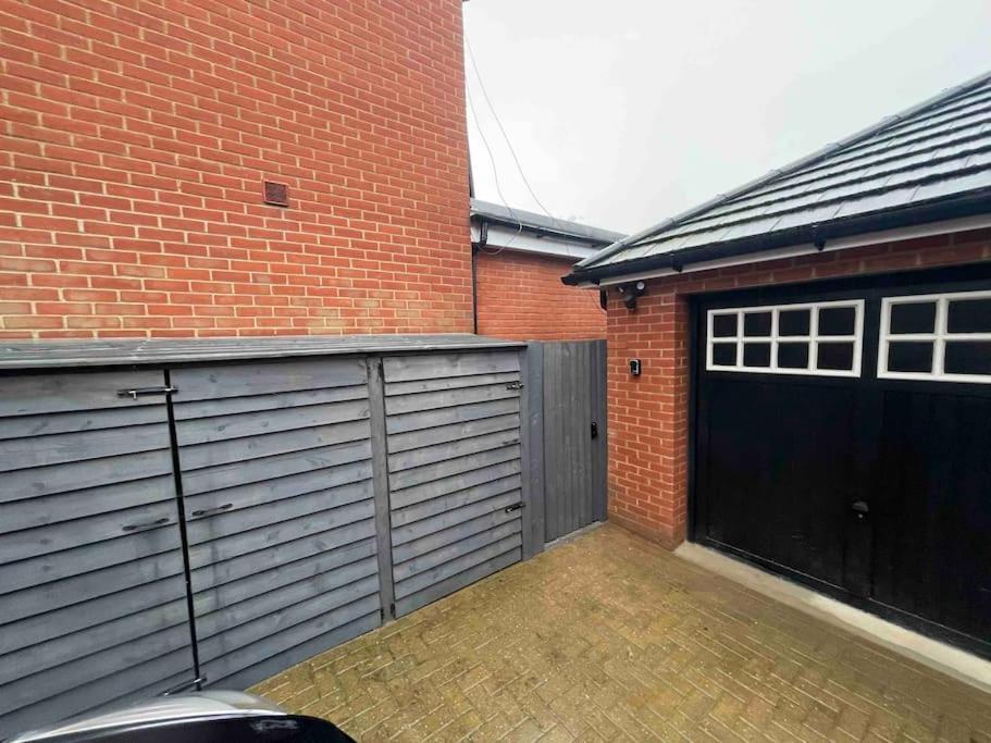 Modern Stylish Studio Flat Near Leigh On Sea. Hadleigh  Esterno foto