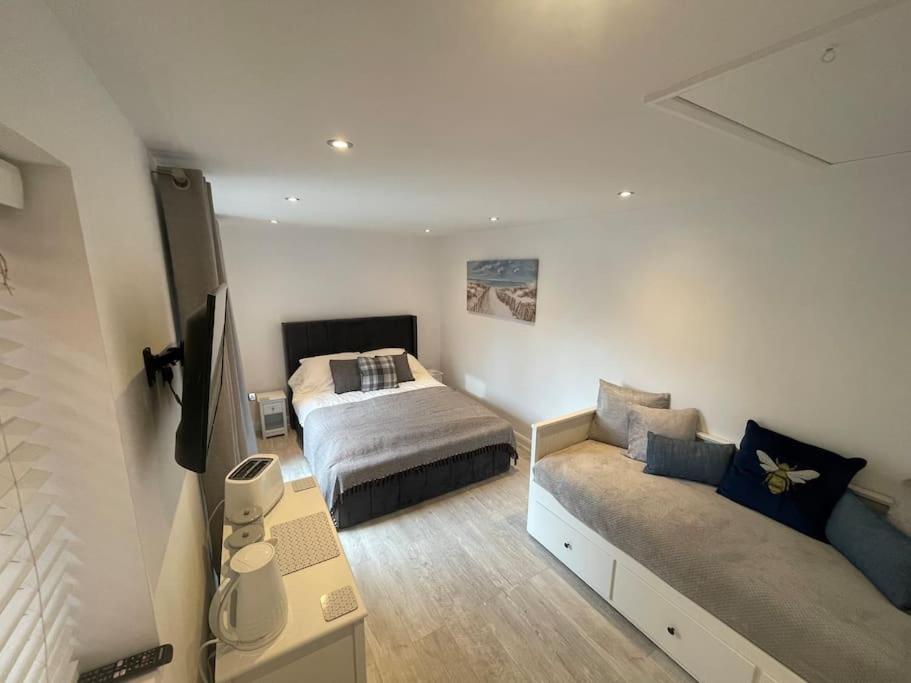 Modern Stylish Studio Flat Near Leigh On Sea. Hadleigh  Esterno foto